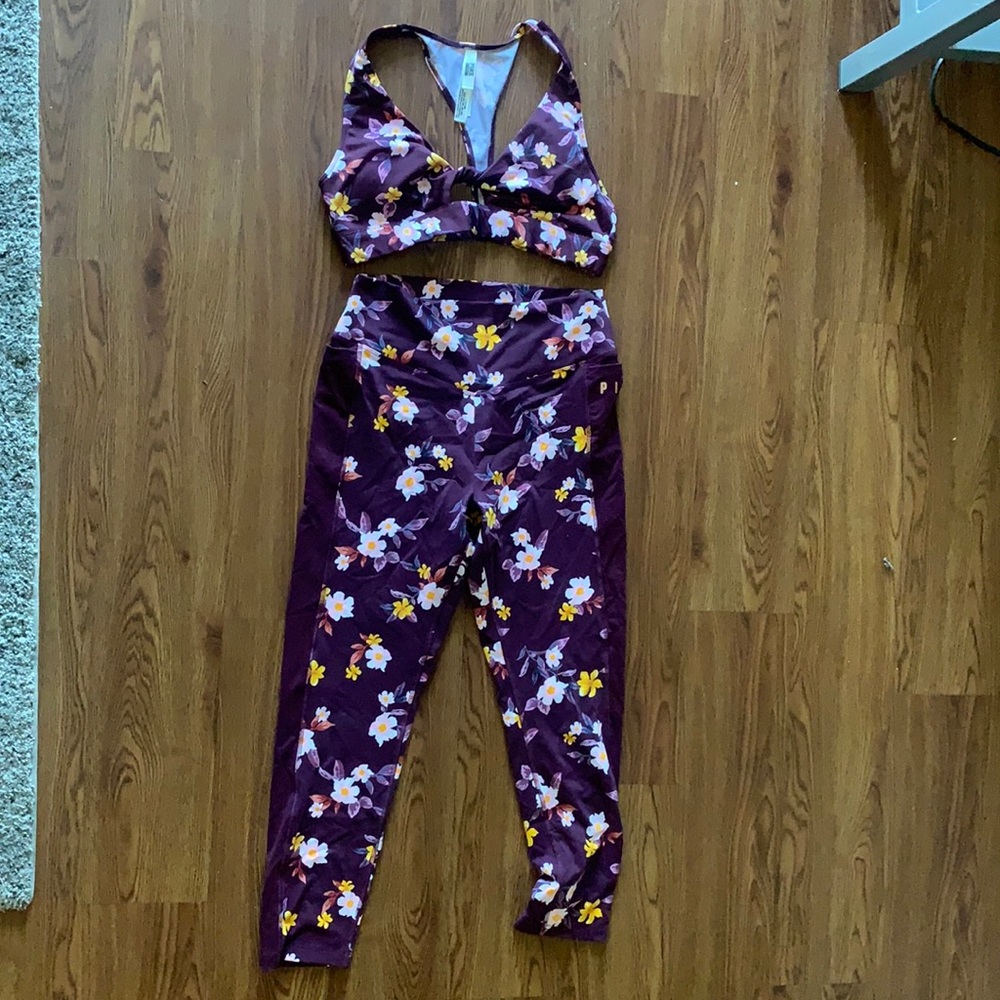 PINK’s Victoria Secret Work Out Set